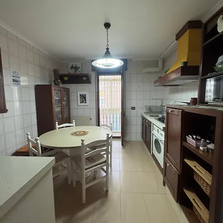 Piso Grande En Con Garaje شقة يانس