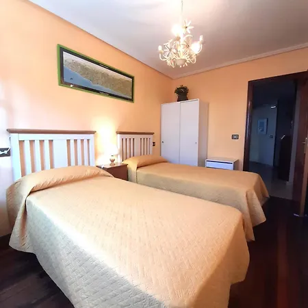 Piso Grande En Con Garaje * 라네스