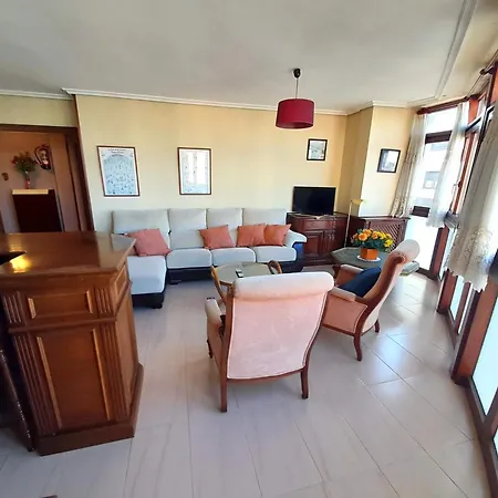 Piso Grande En Con Garaje 라네스