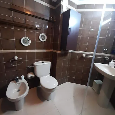 Piso Grande En Con Garaje 아파트